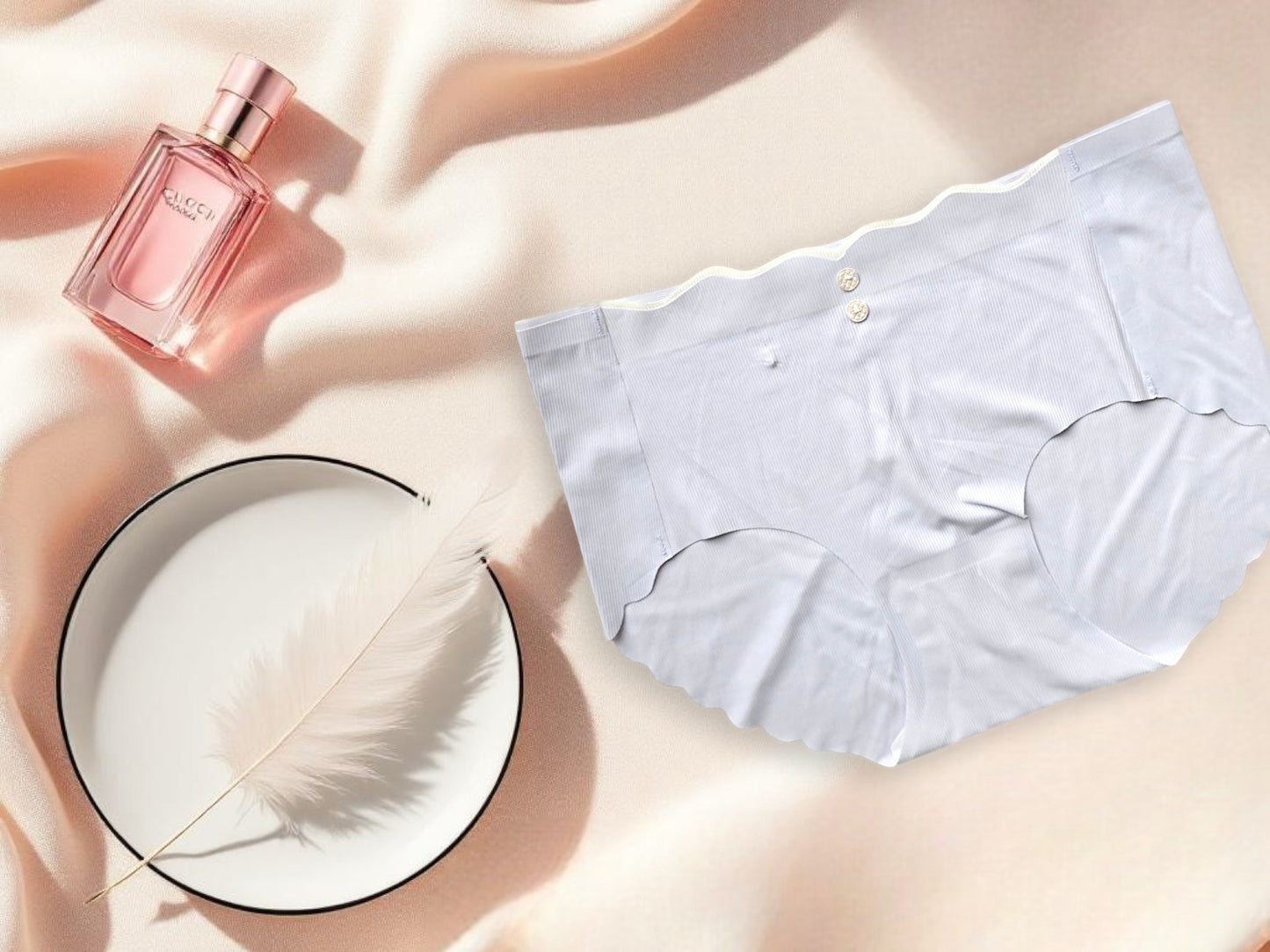 Scallop Edge Button Detail Seamless Panty – Ultra-Soft, Elegant & Invisible Fit