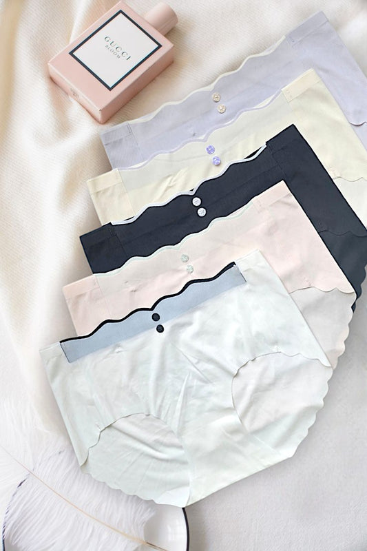 Scallop Edge Button Detail Seamless Panty – Ultra-Soft, Elegant & Invisible Fit